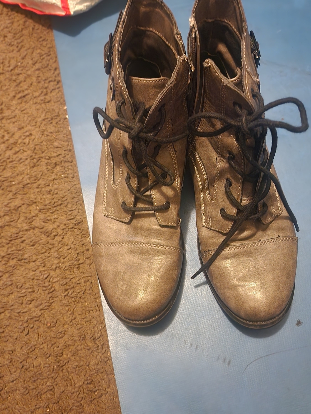 Women’s Lace-Up Ankle Boots in  Distress Tydye  gray in white buckle size 5